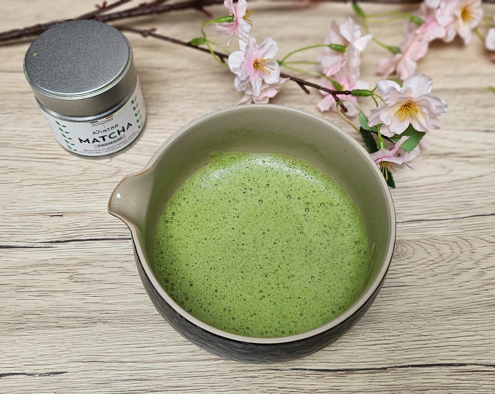 Qu’est-ce que le Matcha au juste ? Découvre ses secrets, ses bienfaits et comment le consommer 1 Qu’est-ce que le Matcha au juste ? Découvre ses secrets, ses bienfaits et comment le consommer