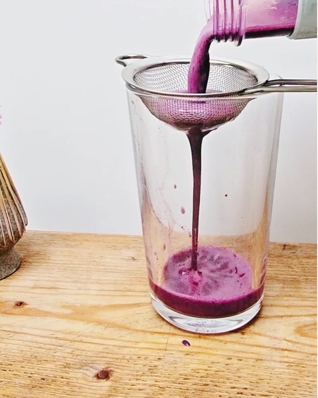 Recette Matcha à la Myrtille 2025 : aussi délicieux qu'un dessert 10 Préparation du coulis de myrtilles