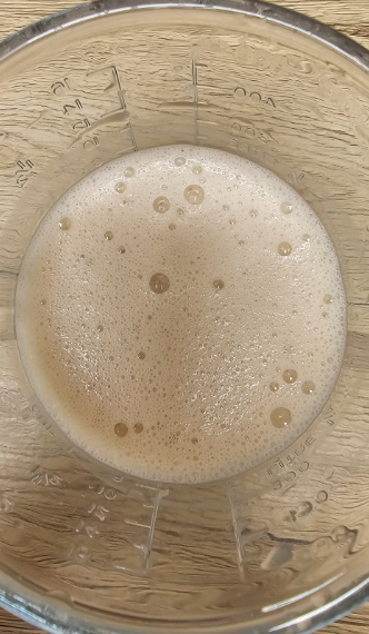 Mousse du lait de noisette Alpro juste après le fouettage
