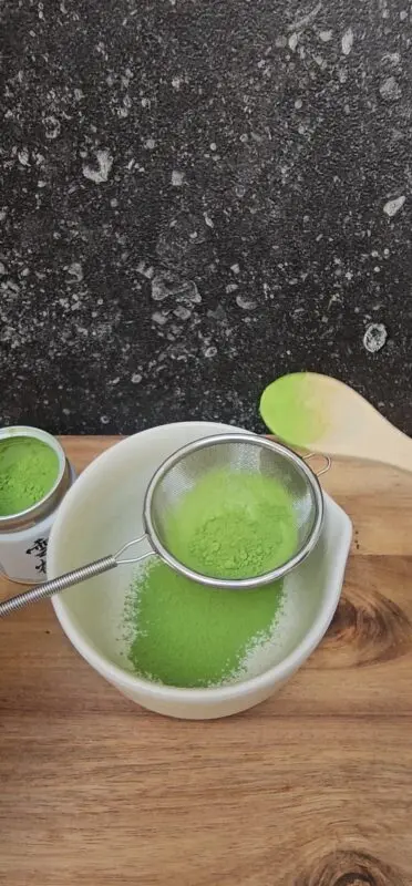Marukyu Koyamaen Unkaku, la mousse obtenue au chasen
